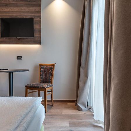 Hotel Ariston เลวิโกแตร์เม ภายนอก รูปภาพ