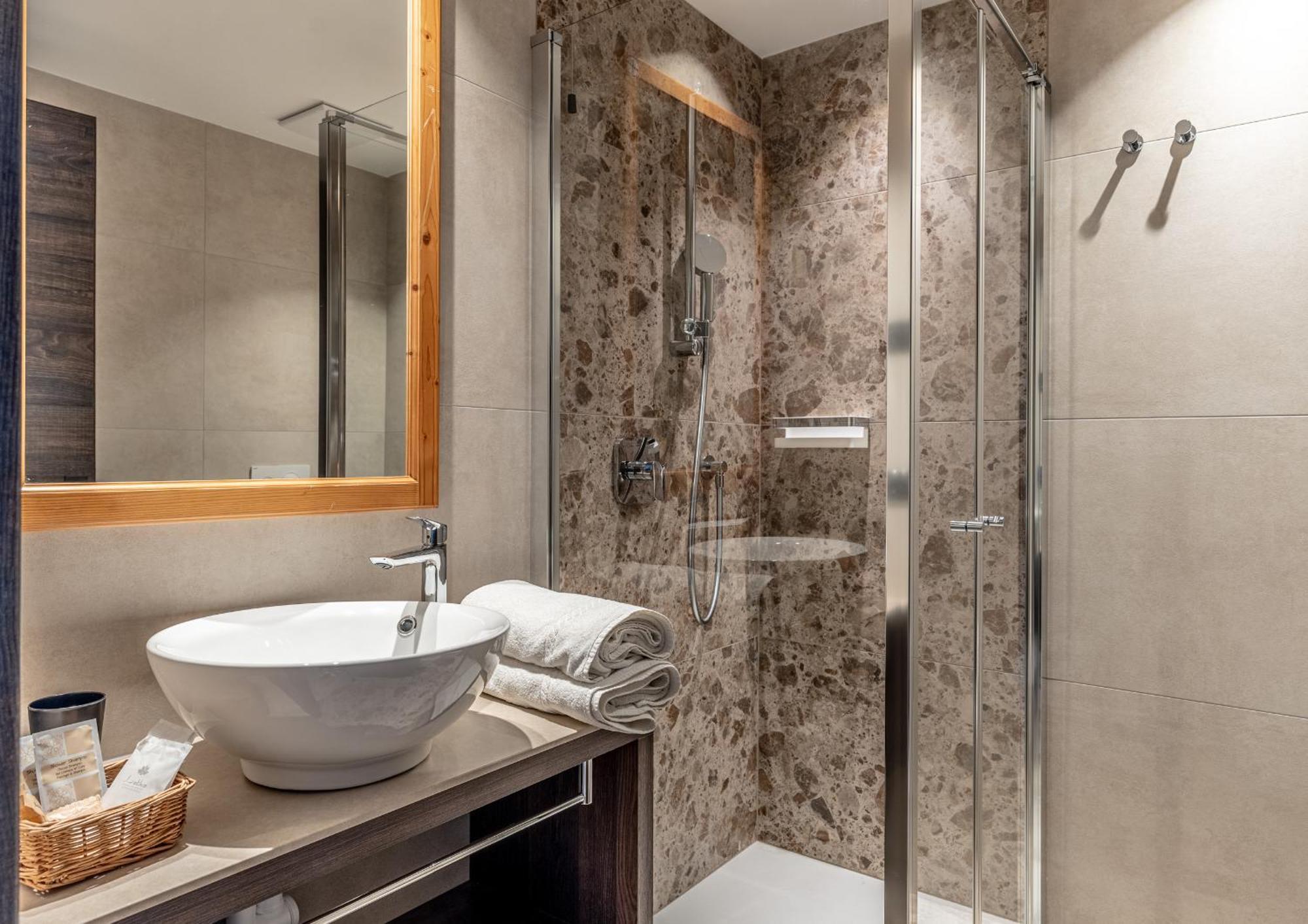 Hotel Ariston เลวิโกแตร์เม ภายนอก รูปภาพ