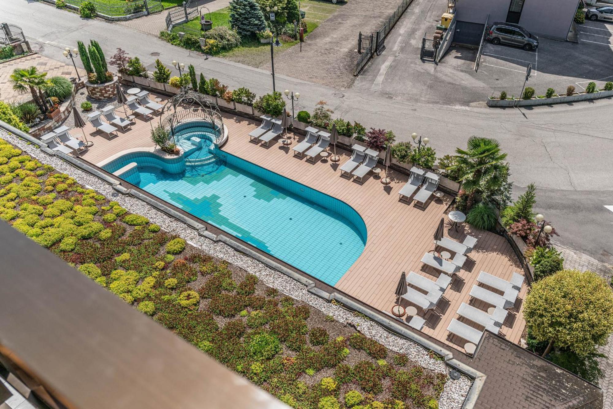 Hotel Ariston เลวิโกแตร์เม ภายนอก รูปภาพ